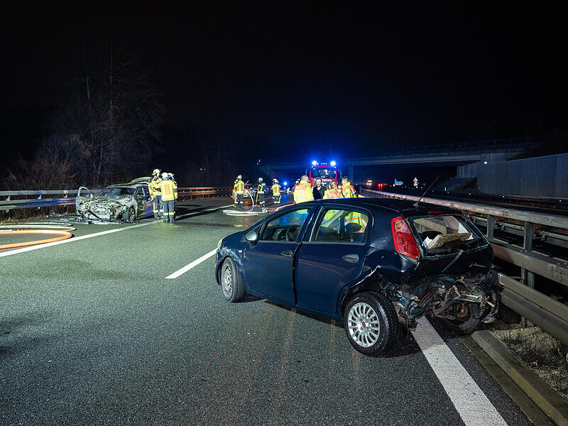 Auch der Fiat gilt laut Polizei als wirtschaftlicher Totalschaden.