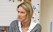 Britta Grimm beim Vorlesen. Britta Grimm beim Vorlesen.