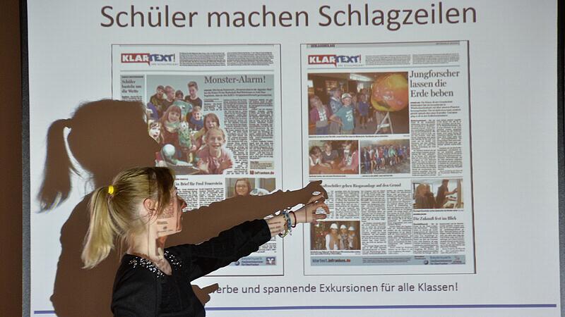 Redakteur*innen stehen den KLARTEXT!-Sch&uuml;ler*innen Rede und Antwort  oder bieten praktische Workshops an.