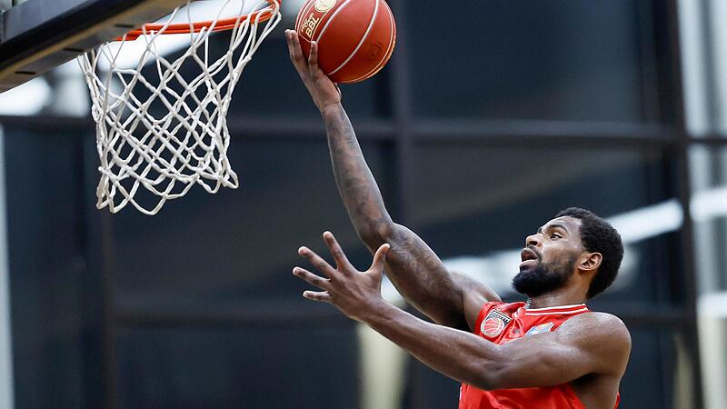 Frisch vom US-College zu den Bamberg Baskets: Power Forward Adrian Nelson