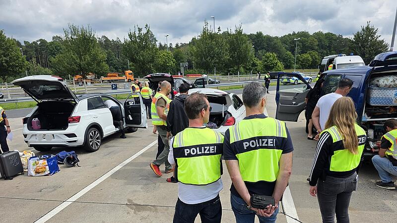 Rund 60 Polizisten und Polizistinnen kontrollierten drei Stunden lang Fahrer und Fahrerinnen. Im Fokus: Alkohol und andere Drogen.