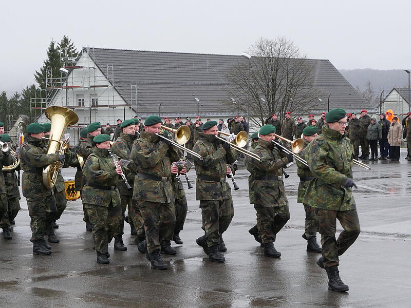 Heeresmusikkorps KasselKommandoübergabe Wildflecken von Oberstleutnant Rainer Hoch an Oberstleutnant Torsten Reinhardt Heeresmusikkorps Kassel
