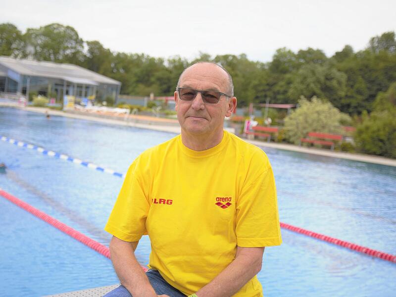 &bdquo;Wasser ist ein spa&szlig;iges Element, aber es birgt Gefahren&ldquo;, sagt Gerhard Rossa. Im FT-Interview spricht der Forchheimer Wasserrettungsexperte &uuml;ber volle Schwimmkurse und Ans&auml;tze, wie sich die Lage verbessern lie&szlig;e.Forchheim & Fr&auml;nkische Schweiz