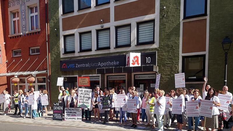 Schon im Juni hatten die Kulmbacher Apotheker und ihre Angestellten demonstriert. Nun geht ihr Protest in die nächste Runde.