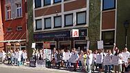 Schon im Juni hatten die Kulmbacher Apotheker und ihre Angestellten demonstriert. Nun geht ihr Protest in die nächste Runde.