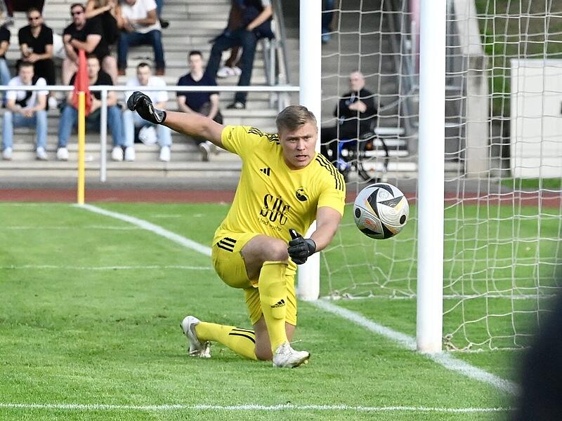 Hinter Spielern und Staff des Bayernligisten FC Coburg liegt eine außergewöhnliche Trainingswoche. Die Vorbereitung auf Eltersdorf fiel schwer, denn die Geschehnisse rund um Rene Knie haben Spuren hinterlassen.