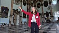 Hat ebenso Ähnlichkeit mit Kaiserin Sisi wie Hauptdarstellerin Devrim Lingnau: Nina Ebenhöch führt durch Schloss Weissenstein Hat ebenso Ähnlichkeit mit Kaiserin Sisi wie Hauptdarstellerin Devrim Lingnau: Nina Ebenhöch führt durch Schloss Weissenstein