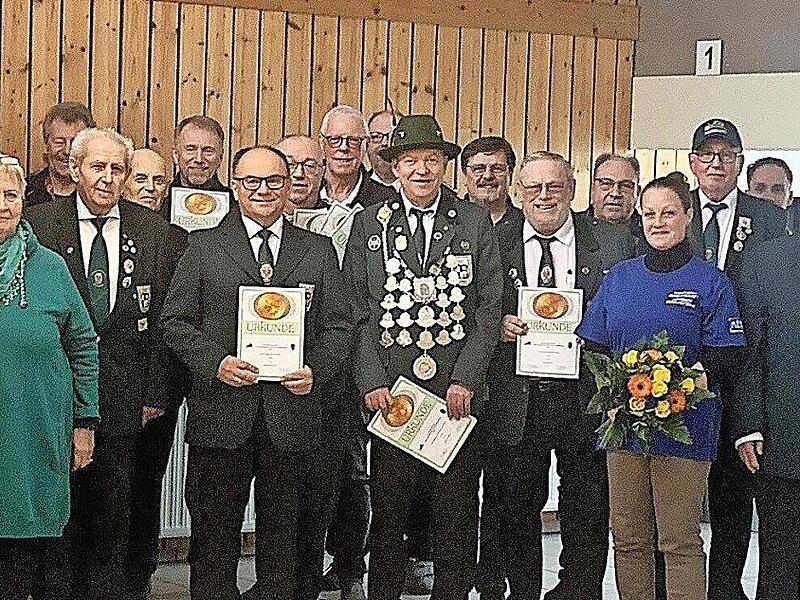 Alle Geehrten, Verantwortlichen im Verein und Teilnehmer der Vereinsmeisterschaft.