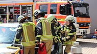Impressionen vom THL-Tag bei der Feuerwehr in HammelburgImpressionen vom THL-Tag bei der Feuerwehr in Hammelburg Regelmäßig übt die Feuerwehr in Hammelburg für den Ernstfall.