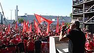 Protest-Kundgebungen bei Mercedes-Benz Sindelfingen Protest-Kundgebungen bei Mercedes-Benz Sindelfingen