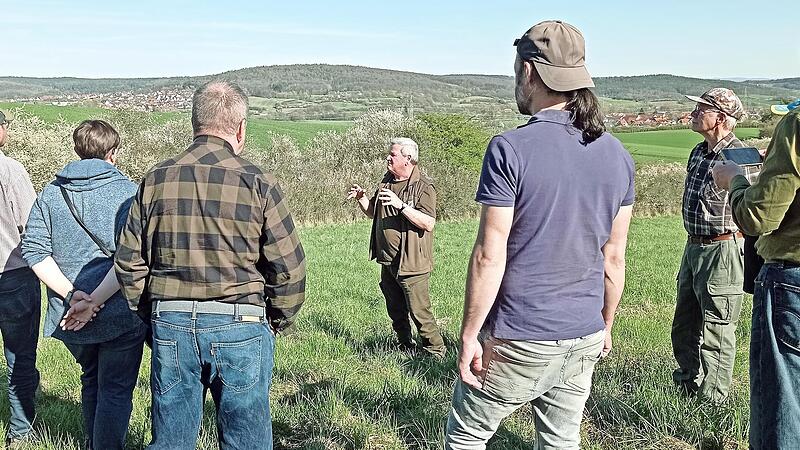 Ganz praktische Lehrstunde in der Natur.