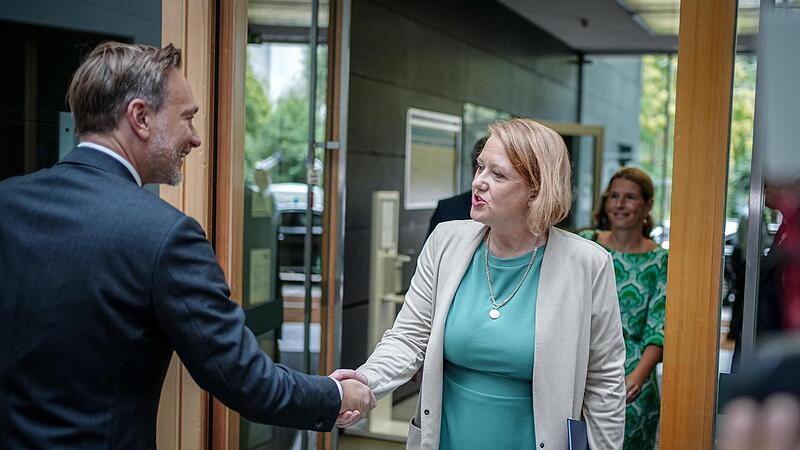 Bundesfinanzminister Christian Lindner (FDP) und Bundesfamilienministerin Lisa Paus (Gr&uuml;ne) haben sich beim Thema Kindergrundsicherung auf einen Kompromiss geeinigt.