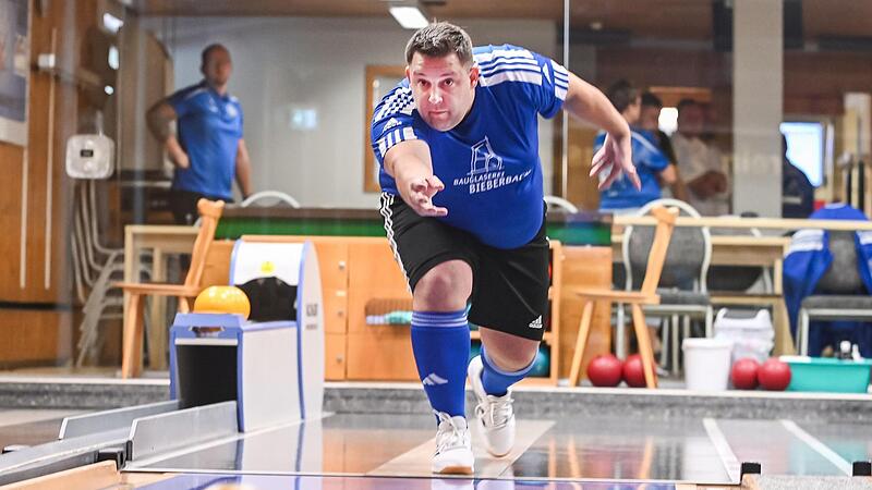 Bastian Bieberbach und der PSV Franken Neustadt spielen ab sofort nur noch 120-Wurf-Spiele. Bastian Bieberbach und der PSV Franken Neustadt spielen ab sofort nur noch 120-Wurf-Spiele.