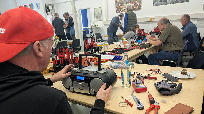 Es wird get&uuml;ftelt.