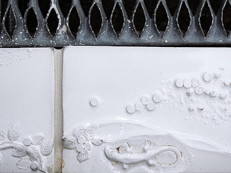 Eidechsenweg Lindner Küps Zwölf Meter lang ist der „Eidechsenweg“ auf dem Gelände von Lindner-Porzellan. Es gibt interessante Details.