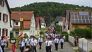 Festumzug durch die Straßen von Ludwigschorgast.