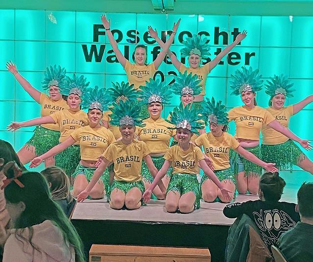 Die Dancing Queens. Die Dancing Queens.