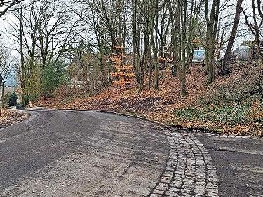 Bei der Entw&auml;sserungsproblematik an der Steigerwaldstra&szlig;e wird das Erdenwerk in eine L&ouml;sung miteinbezogen.