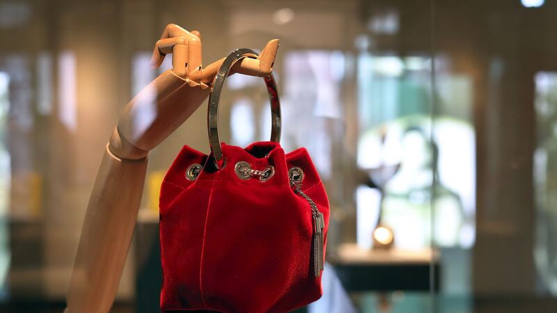 Handtaschen-Ausstellung im Knauf-Museum