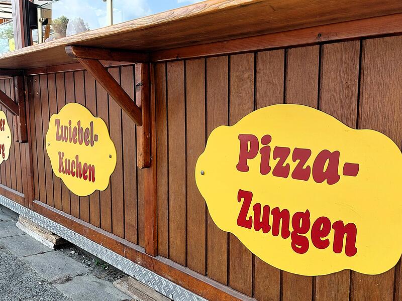 Das gesamte Pizzaangebot.Kulinarischer Rundgang auf dem Kronacher Freischie&szlig;en