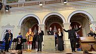 Eine rundum spannende und trotzdem gel&ouml;ste Auff&uuml;hrung von &bdquo;Papageno und die kleine Zauberfl&ouml;te&ldquo; bot das Bayerische Kammerorchester Bad Br&uuml;ckenau (BKO) zusammen mit Puppenspieler Rainer Hipp im K&ouml;nig Ludwig I.-Saal f&uuml;r die (Grund)Schulen des Landkr...