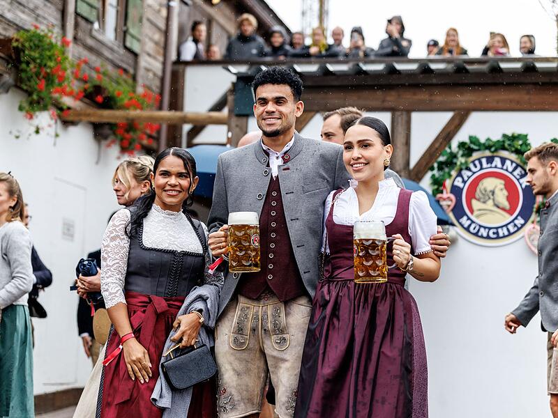 Besuch des FC Bayern München auf dem Oktoberfest