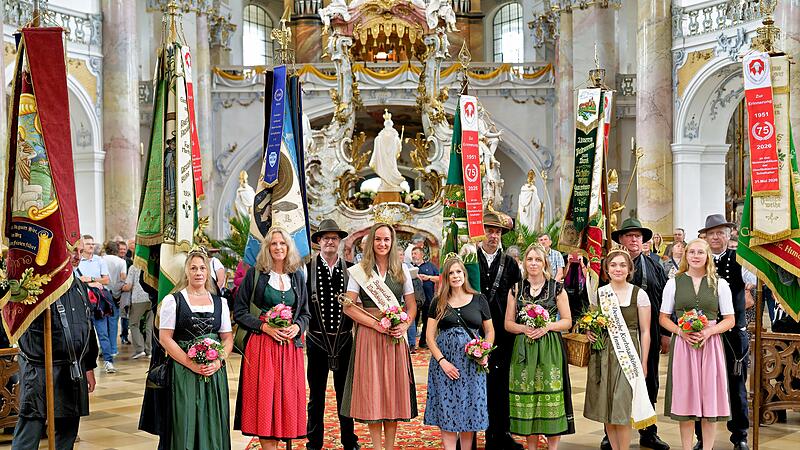 Bayerischen Wollk&ouml;nigin Franziska II.  in Vierzehnheiligen gek&uuml;rtBayerischen Wollk&ouml;nigin Franziska II.  in Vierzehnheiligen gek&uuml;rt