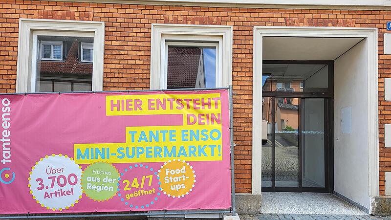 Am M&uuml;nnerst&auml;dter Anger ist der Umbau f&uuml;r einen Tante-Enso-Markt seit l&auml;ngerem im Gange. Er&ouml;ffnung ist im Herbst.