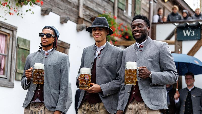 Besuch des FC Bayern München auf dem Oktoberfest