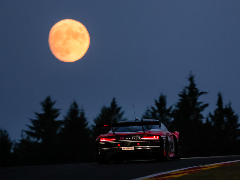 D&uuml;stere Aussichten: Der Eastalent-Audi rund um Christopher Haase verunfallte bei den 24h von Spa 2026 in der Nacht.