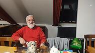 Mike Gibson tauschte sich mit den Kindern &uuml;ber sein M&auml;rchen mit der Hauptfigur &bdquo;Leopi&ldquo; aus.