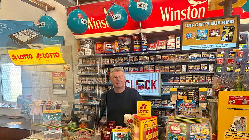 Karlheinz Meixner h&auml;ngt seit 16 Jahren an seinem Lotto-Laden. Ohne ihn kann man sich die Wunderburg kaum vorstellen.
