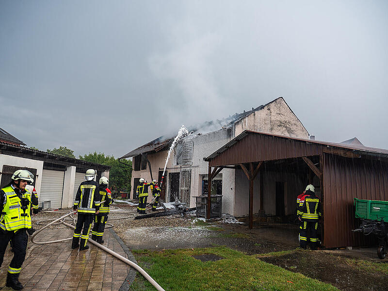 Schwere Sommergewitter: Blitz schlägt in Pettstadt ein Schwere Sommergewitter: Blitz schlägt in Pettstadt ein