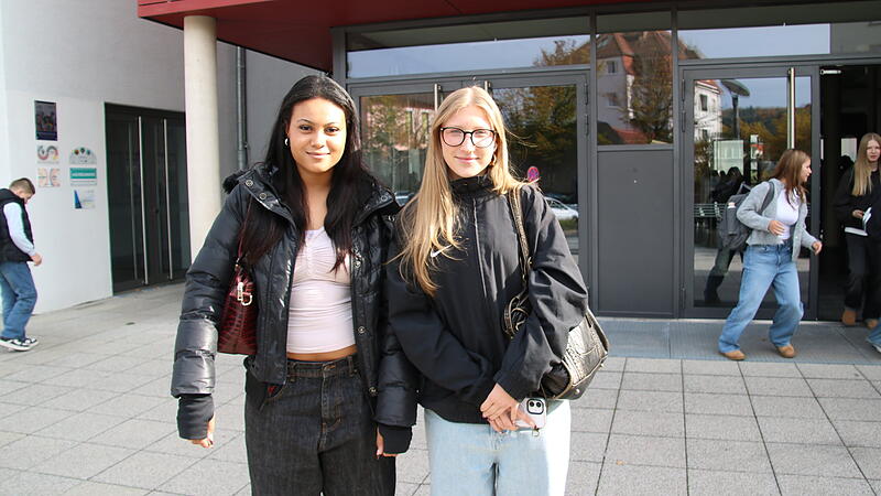 von links: Alisha Sunday und Angelina Woit