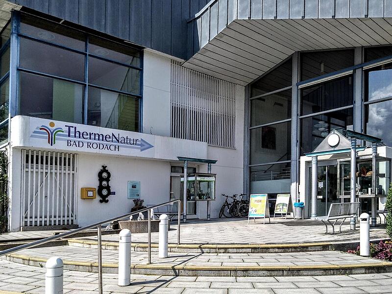 Der Landkreis Coburg unterstützt die Therme Natur in Bad Rodach trotz der angespannten eigenen Haushaltslage mit zusätzlich 175.000 Euro.