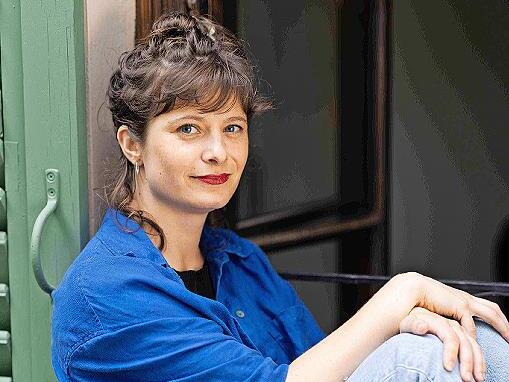 Ihr Romandebüt „Unter Grund“ stellt Annegret Liepold in einer Lesung in der Stadtbücherei Forchheim vor.