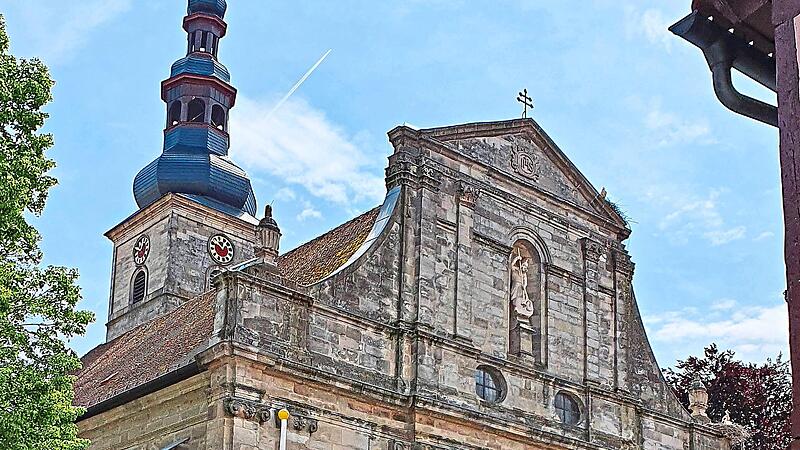 Die Kirchweih findet zu Ehren der römisch-katholischen, denkmalgeschützten Pfarrkirche St. Georg statt. Johanna Blum Die Kirchweih findet zu Ehren der römisch-katholischen, denkmalgeschützten Pfarrkirche St. Georg statt. Johanna Blum