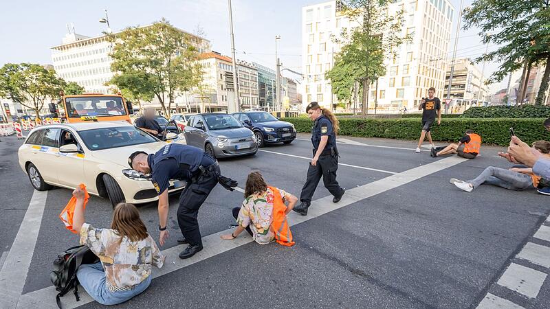 Stra&szlig;enblockaden der "Letzten Generation" - M&uuml;nchen