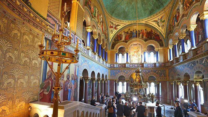 Restaurierung des Thronsaals von Schloss Neuschwanstein Restaurierung des Thronsaals von Schloss Neuschwanstein