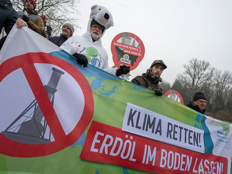Protest gegen neue Ölbohrungen Protest gegen neue Ölbohrungen
