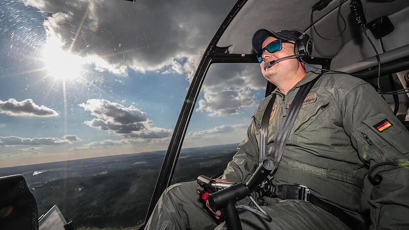 Jörg Herrmannsdörfer (42) fliegt für den Verein Luftrettungsstaffel Bayern über ganz Oberfranken. Foto: Matthias Hoch Jörg Herrmannsdörfer (42) fliegt für den Verein Luftrettungsstaffel Bayern über ganz Oberfranken. Foto: Matthias Hoch