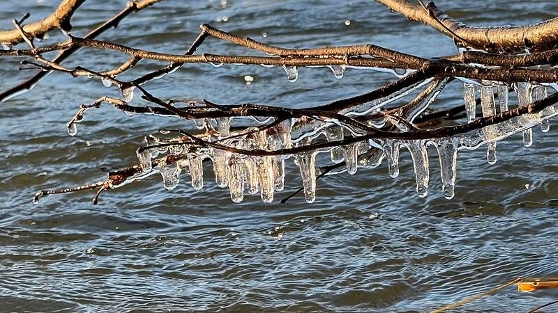 Eiszapfen &uuml;ber der Ha&szlig;lachLeserfotos