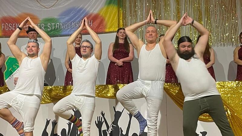 Bunt ging es zu in der Elferratssitzung der Stangenröther Fosenöchter. Bunt ging es zu in der Elferratssitzung der Stangenröther Fosenöchter.