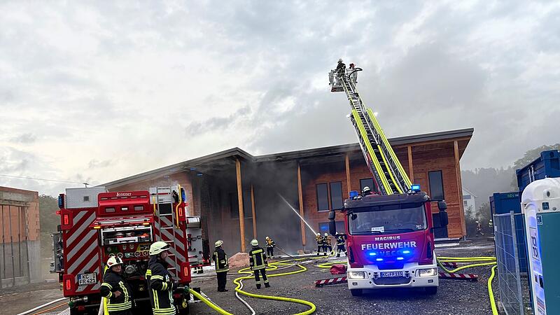 Am 4. Juni zerst&ouml;rte ein verheerender Brand das neue Dienstleistungszentrum der Waldbauernvereinigung Kronach-Rothenkirchen.
