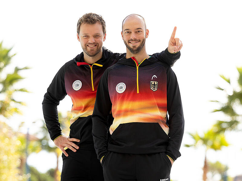 Kevin Krawietz und Tim Puetz, Davis Cup Finals 2022, Palacio de Deportes José María Martín Carpena, Malaga, Spanien.
Tennis - Davis Cup 2022 - Malaga - ITF Davis Cup - Palacio de Deportes José María Martín Carpena, - Spain - 2022 Kevin Krawietz (links) und Tim Pütz wollen das deutsche Davis-Cup-Team mit Siegen wieder nach oben hieven.