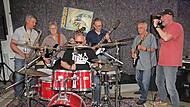 Die Musiker der Kulmbacher Band &bdquo;Shark&ldquo; proben flei&szlig;ig f&uuml;r ihr Jubil&auml;umskonzert am 30. Mai.