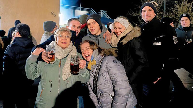 Volles Haus und gute Stimmung beim Bockbieranstich der Brauerei Grasser in Huppendorf
