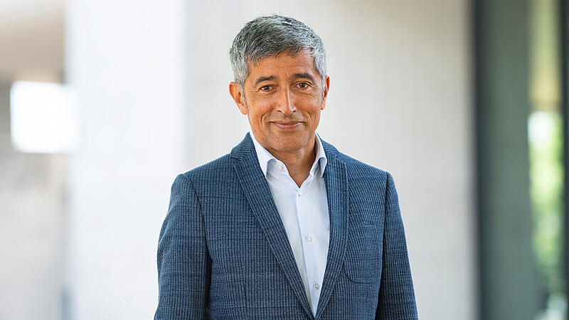Ranga Yogeshwar ehrt Bank aus dem Kreis Kronach als "Top 100"-Mittelstandsunternehmen