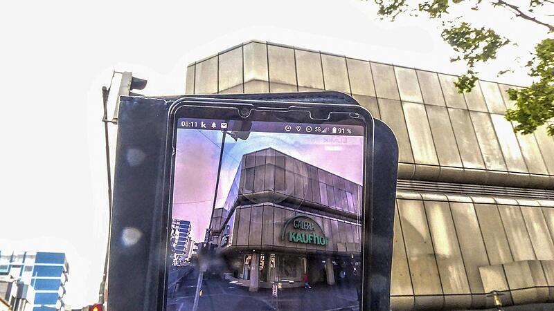 Die neuen Streetview-Fotos auf Google sind schon zehn Monate alt – deshalb gibt’s die längst geschlossene Kaufhof-Filiale noch mit dem Schriftzug „Galeria Kaufhof“. Die neuen Streetview-Fotos auf Google sind schon zehn Monate alt – deshalb gibt’s die längst geschlossene Kaufhof-Filiale noch mit dem Schriftzug „Galeria Kaufhof“.