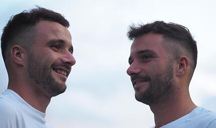 Unterschiede erkannt? Unser Bild zeigt die Zwillinge Christoph (links) und Steffen Schmidt vom FC Fuchsstadt.